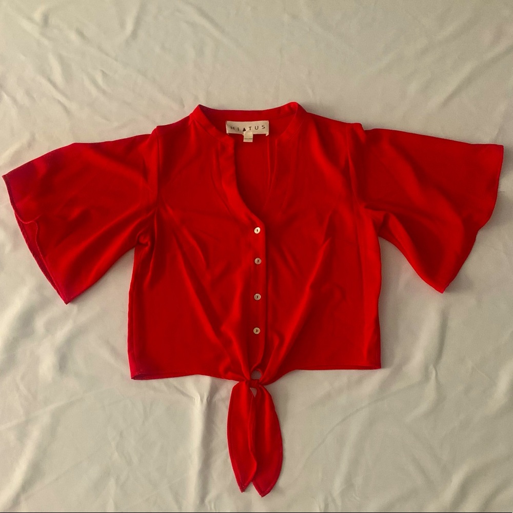 Hiatus Tie Front Top